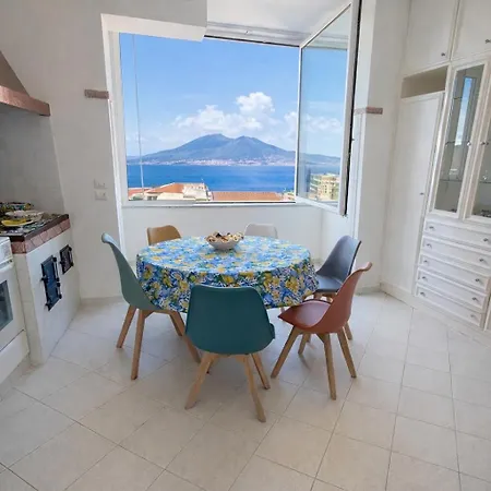 Panoramic Sea & Vesuvio View, Center, Costa Del Sole Apartman *