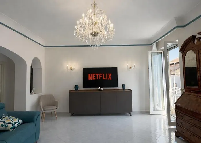 شقة Panoramic Sea & Vesuvio View, Center, Costa Del Sole