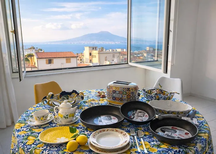 Panoramic Sea & Vesuvio View, Center, Costa Del Sole شقة